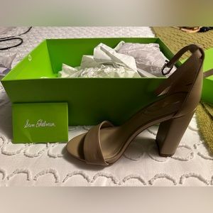 Sam Edelman actual size is petite 4